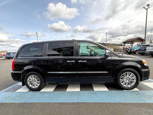 2015 Chrysler Town & Country Limited