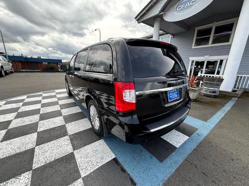 2015 Chrysler Town & Country Limited