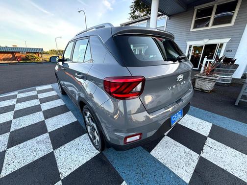 2023 Hyundai VENUE SEL