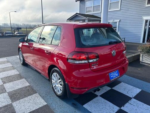 2014 Volkswagen Golf Auto w/Sunroof PZEV