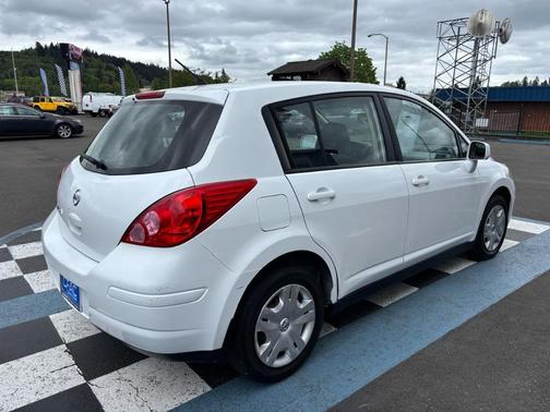 Fresh Powder 2011 Nissan Versa 1.8 S