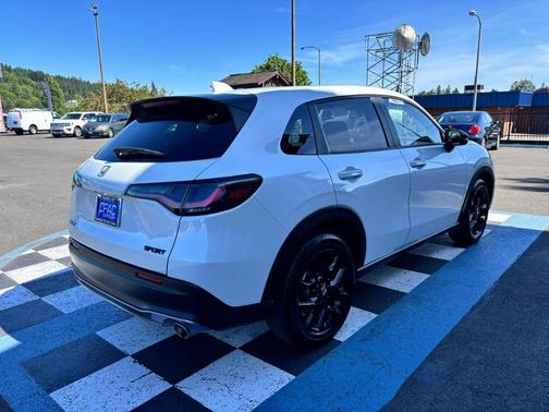 White 2024 Honda HR-V Sport