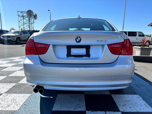 2011 BMW 328 i