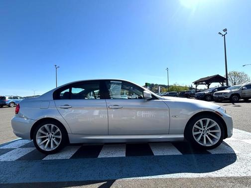 2011 BMW 328 i