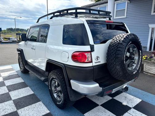 2010 Toyota FJ Cruiser Base (A5)