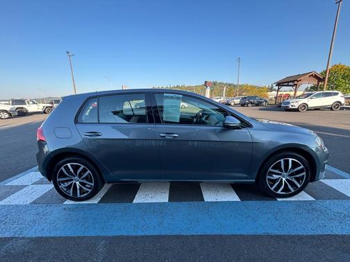 2017 Volkswagen Golf TSI SE 4-Door