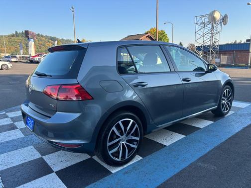 2017 Volkswagen Golf TSI SE 4-Door