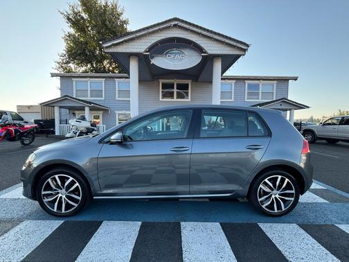 2017 Volkswagen Golf TSI SE 4-Door
