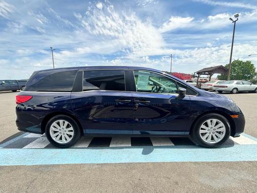 Blue 2022 Honda Odyssey LX