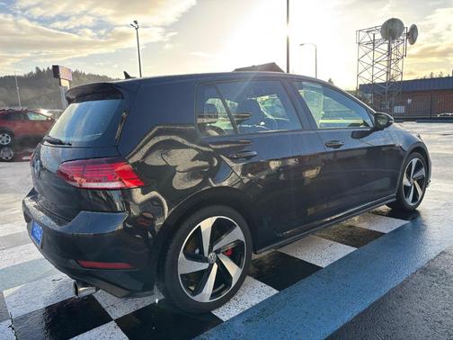 2018 Volkswagen Golf GTI 2.0T SE 4-Door