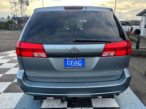 2004 Toyota Sienna CE