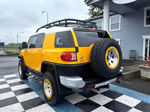 2008 Toyota FJ Cruiser Base (Retail Orders Only) (A5)