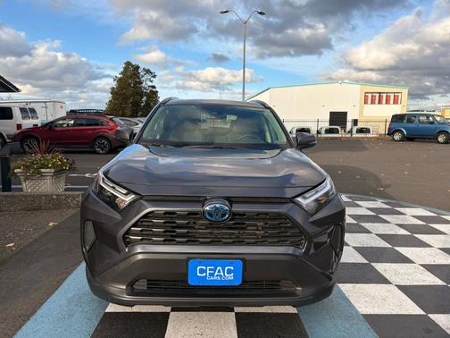 2024 Toyota RAV4 Hybrid XLE