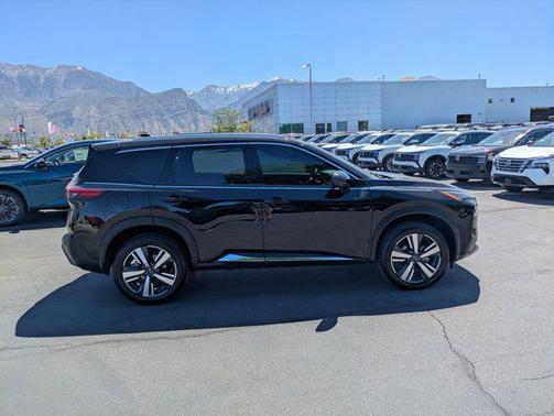 Super Black 2023 Nissan Rogue SL