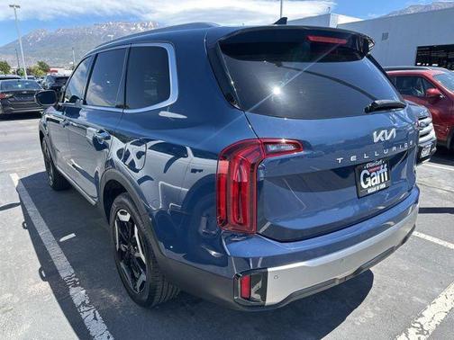 Midnight Lake Blue 2023 Kia Telluride S