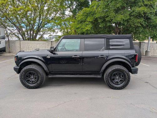 Shadow Black 2022 Ford Bronco Wildtrak