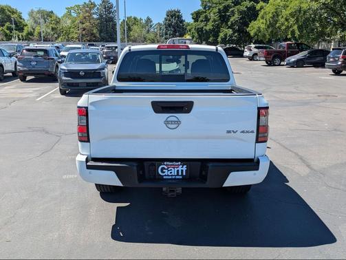 Glacier White 2024 Nissan Frontier SV