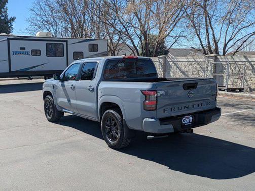 Boulder Gray Pearl 2026 Nissan Frontier SV