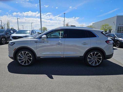 Ceramic Pearl Metallic Tinted Clearcoat 2022 Lincoln Nautilus Reserve
