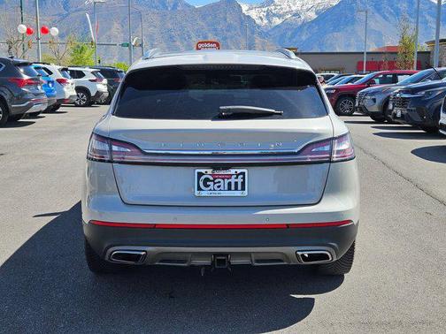 Ceramic Pearl Metallic Tinted Clearcoat 2022 Lincoln Nautilus Reserve