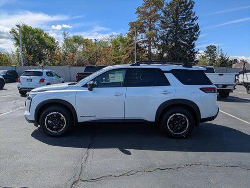Everest White Pearl Tricoat 2026 Nissan Pathfinder Rock Creek