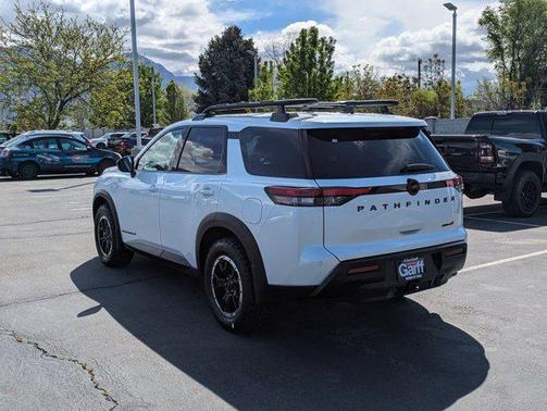 Everest White Pearl Tricoat 2026 Nissan Pathfinder Rock Creek