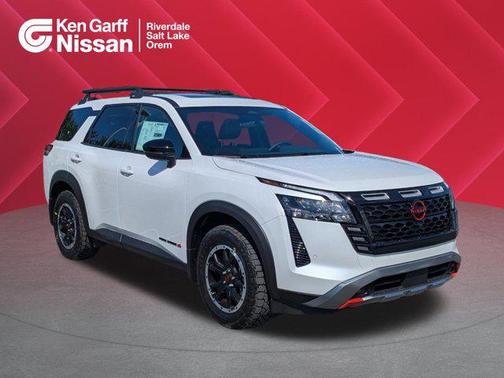Everest White Pearl Tricoat 2026 Nissan Pathfinder Rock Creek