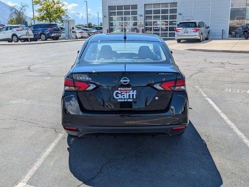 Super Black 2025 Nissan Versa 1.6 S