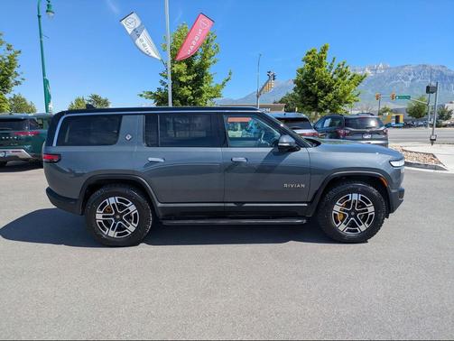 Teal 2023 Rivian R1S Adventure