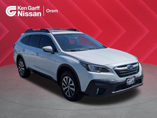 Crystal White Pearl 2022 Subaru Outback Premium