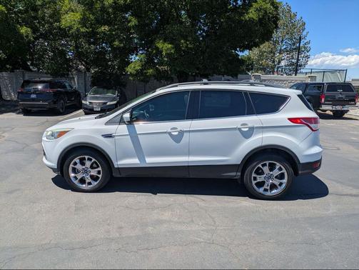 Ruby Red Metallic Tinted Clearcoat 2015 Ford Escape SE