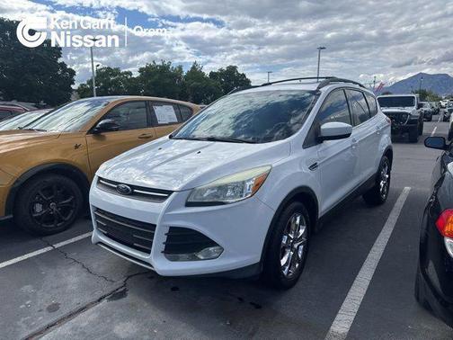 Ruby Red Metallic Tinted Clearcoat 2015 Ford Escape SE