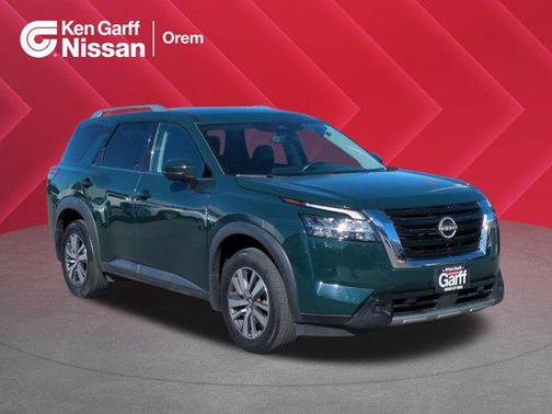 Obsidian Green Pearl 2023 Nissan Pathfinder SL 4WD