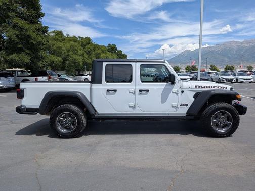 Bright White Clearcoat 2021 Jeep Gladiator Rubicon