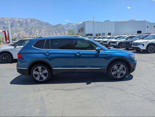 Silk Blue Metallic 2018 Volkswagen Tiguan 2.0T SEL