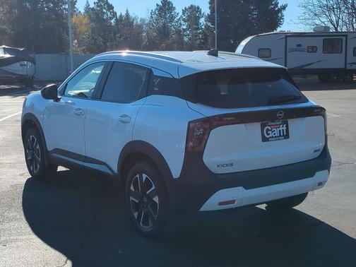 Fresh Powder 2026 Nissan Kicks SV