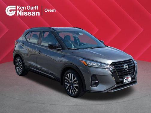 Gun Metallic 2023 Nissan Kicks SR