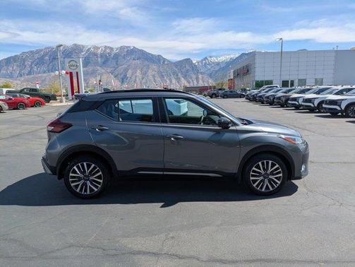 Gun Metallic 2023 Nissan Kicks SR