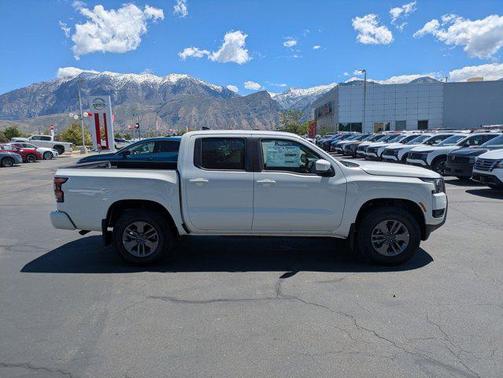 Glacier White 2026 Nissan Frontier SV
