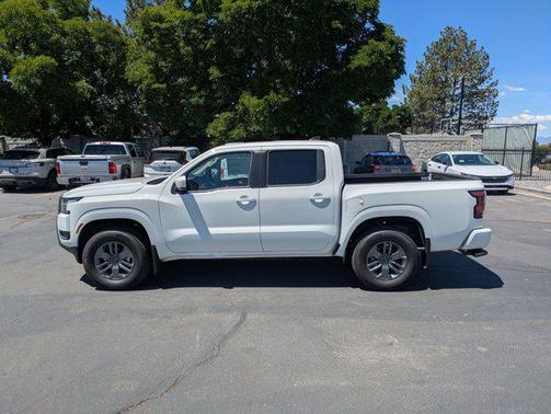 Glacier White 2026 Nissan Frontier SV