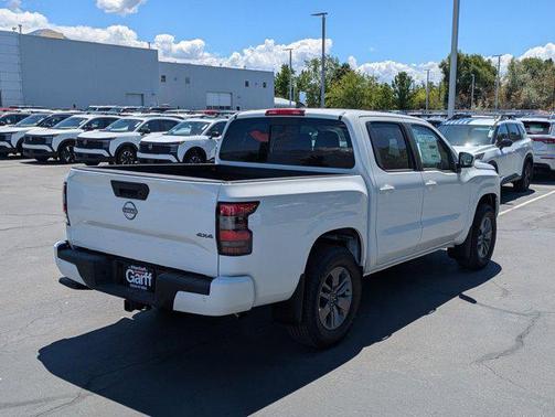 Glacier White 2026 Nissan Frontier SV