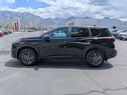 Super Black 2024 Nissan Rogue S