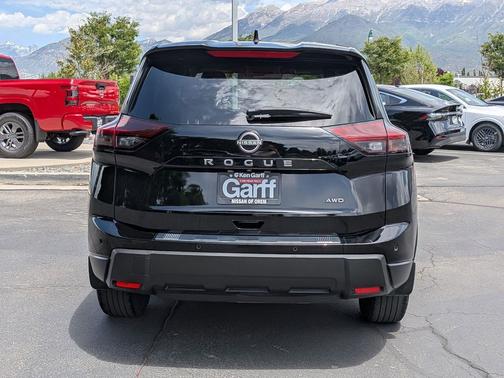 Super Black 2024 Nissan Rogue S
