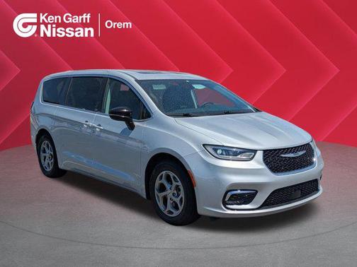 Silver Mist Clearcoat 2024 Chrysler Pacifica Limited