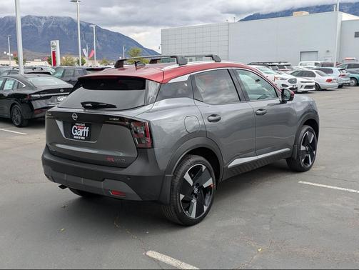 Gun Metallic/Scarlet Ember Tintcoat 2026 Nissan Kicks SR
