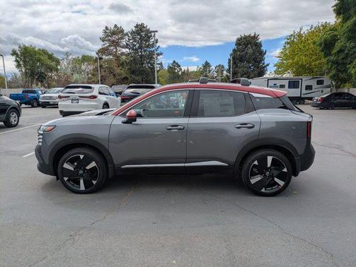 Gun Metallic/Scarlet Ember Tintcoat 2026 Nissan Kicks SR