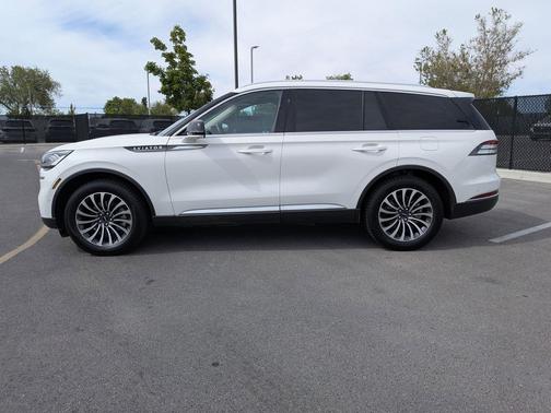 Pristine White Metallic Tri-Coat 2023 Lincoln Aviator Reserve AWD