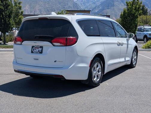 Bright White Clearcoat 2018 Chrysler Pacifica Hybrid Touring L