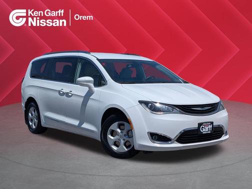 Bright White Clearcoat 2018 Chrysler Pacifica Hybrid Touring L