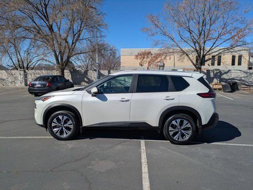 Pearl White Tricoat 2023 Nissan Rogue SV